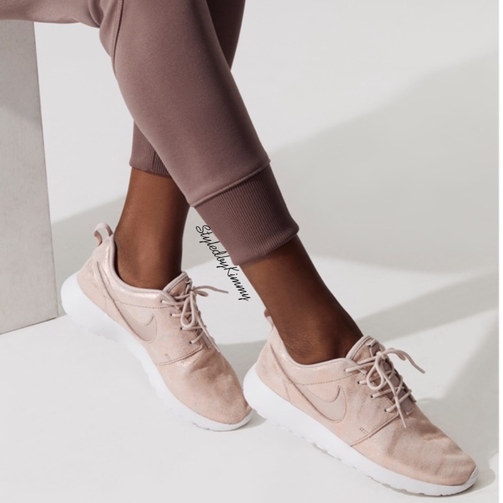Nike Roshe One Sneakers Training Shoes Metallic - Picture 8 of 9